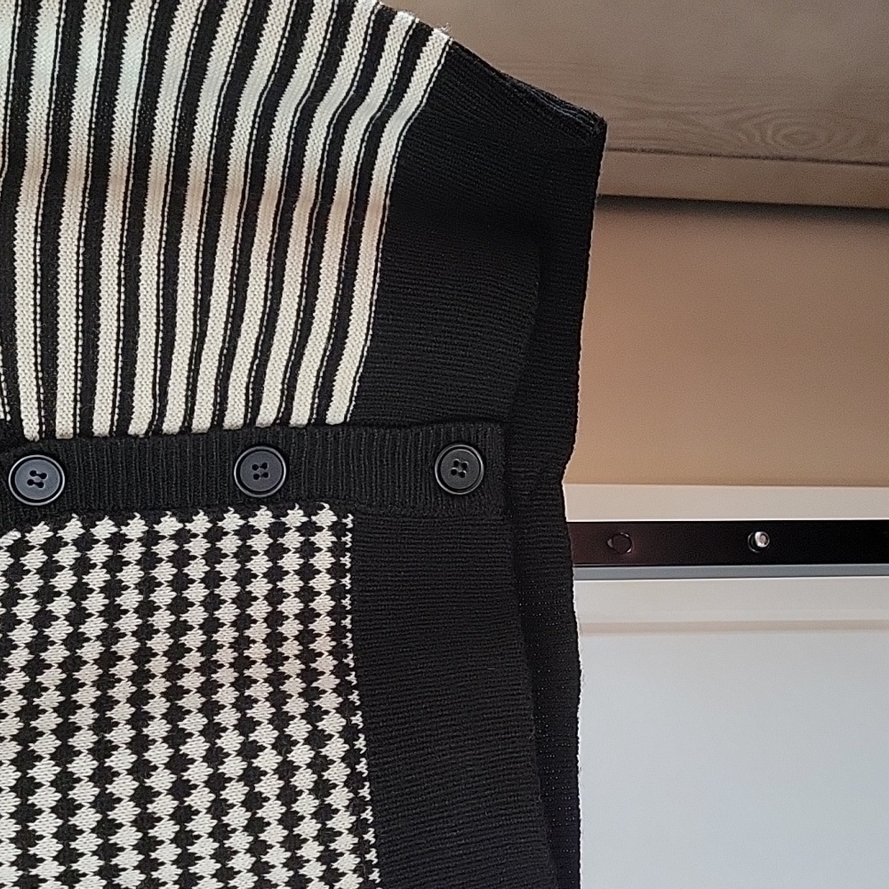Sugar Moon V-Neck Button Closure Black and White Crop Striped Sweater Vest - Picture 5 of 13